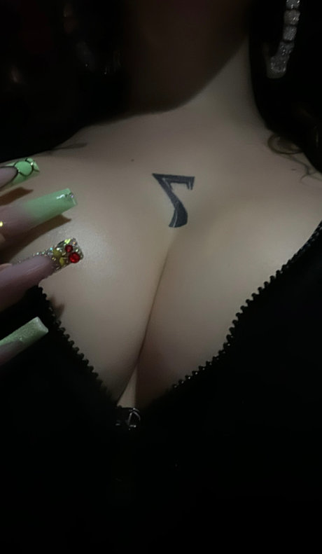 Queen Barbie_ actrice de nus photo