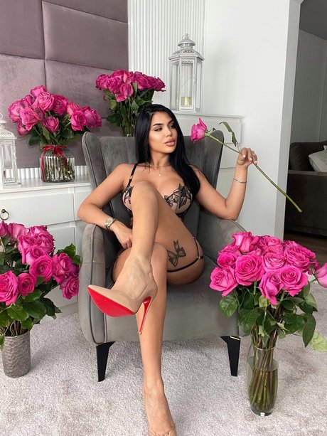 B3llahot modèle chaud des photos