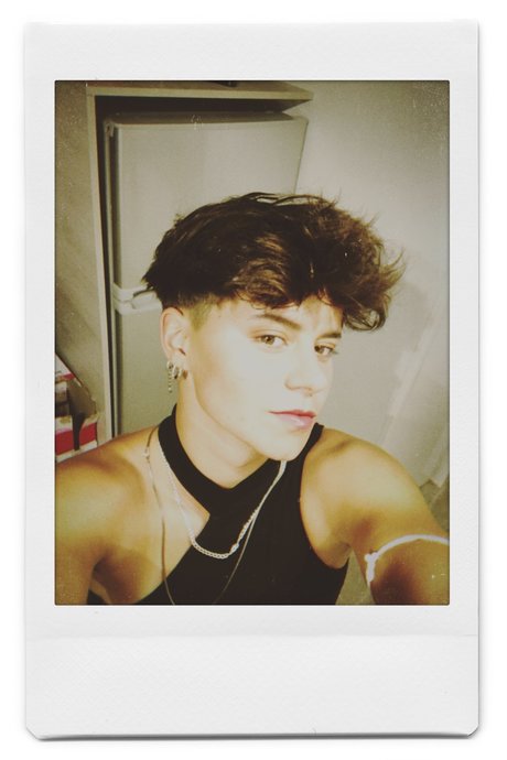 JoanaNovell modèle de sexe images