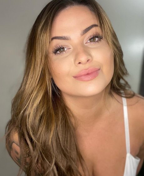 Nicole Lam nus star du porno collection