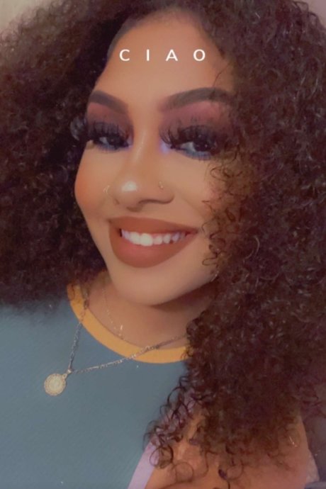 Queen Palace_ jolie actrice archive