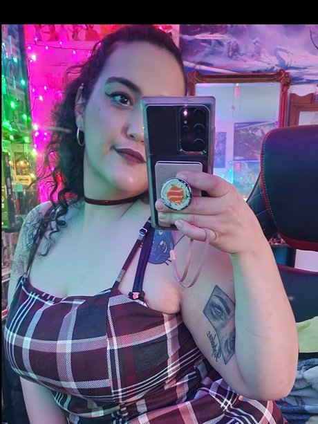 Wish s Playground Free_ star érotique photo