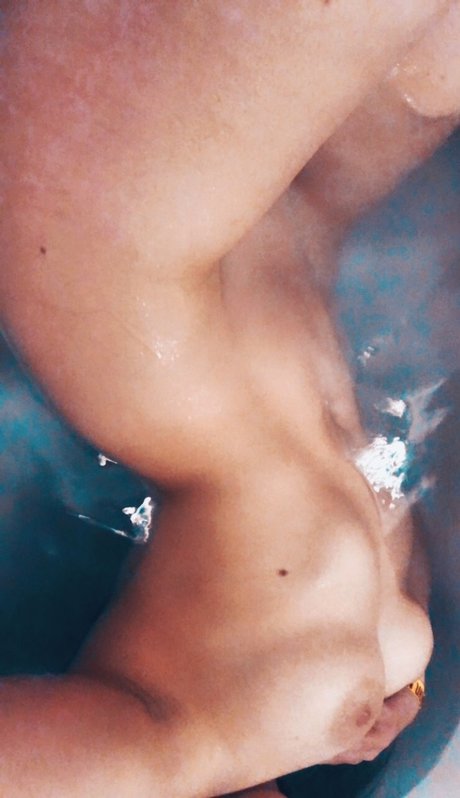 Naomi Freek modèle parfait des photos