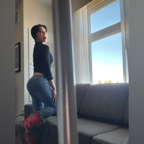 Allie Zeon_ haut de star du porno archive