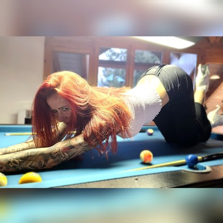 NieKohle modèle adulte photos