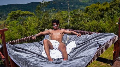 NICO TEOTI jolie star du porno photos