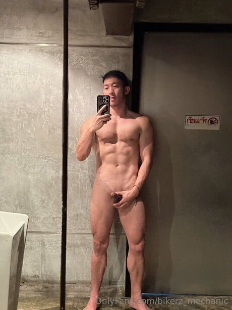 BANK jolie star du porno des photos