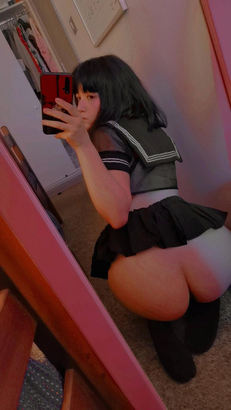 Aiko Suzuki haut modèle img