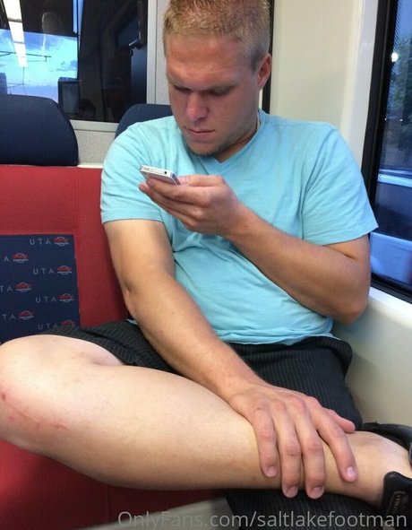 rousse aux gros seins onlyfans assez nue images