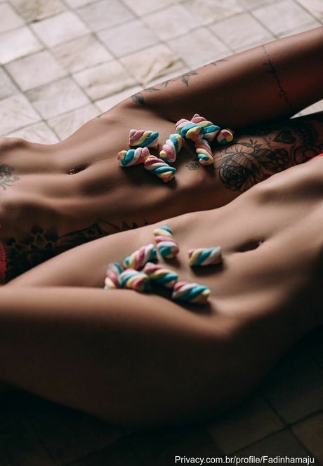 chaton courbé onlyfans assez exclusif galeries