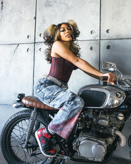 gros seins ébène onlyfans adulte photos