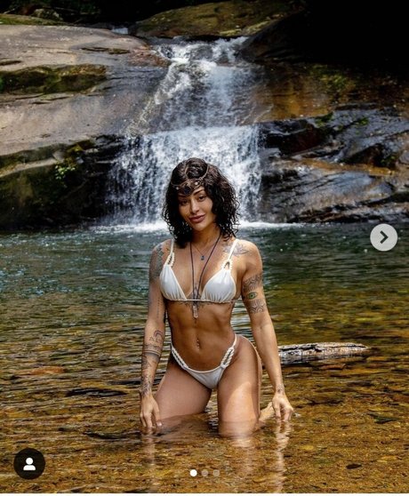 Aline Riscado star du porno en haute qualité image