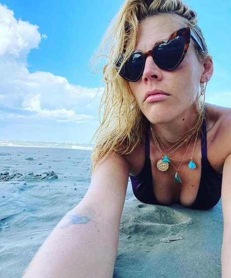 Busy Phillips star du porno gratuite galeries