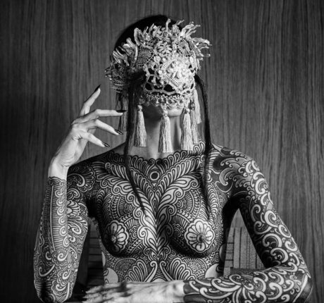 Noemie Doragon modèle exclusif photo