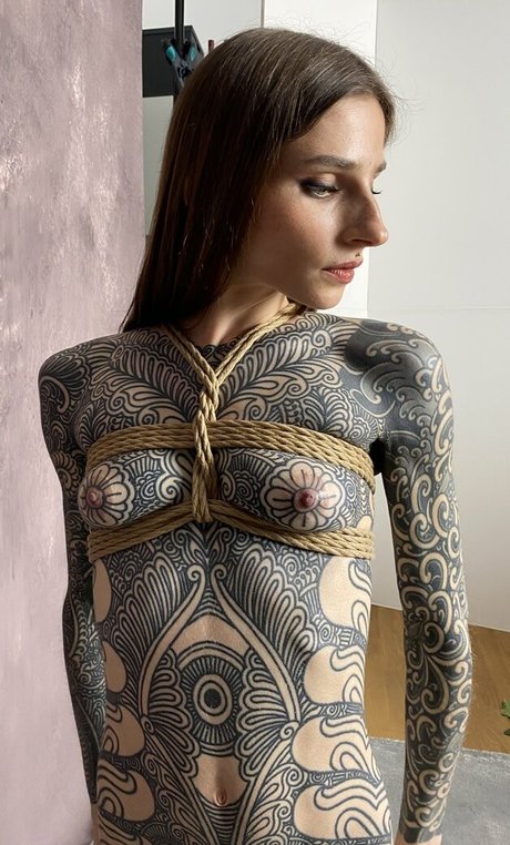 Noemie Doragon star du porno sympa image