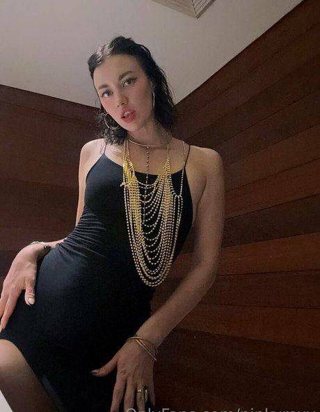 pinkyroxy actrice nue photo