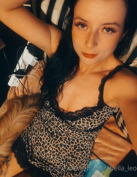 clarabella leo nus étoiles images