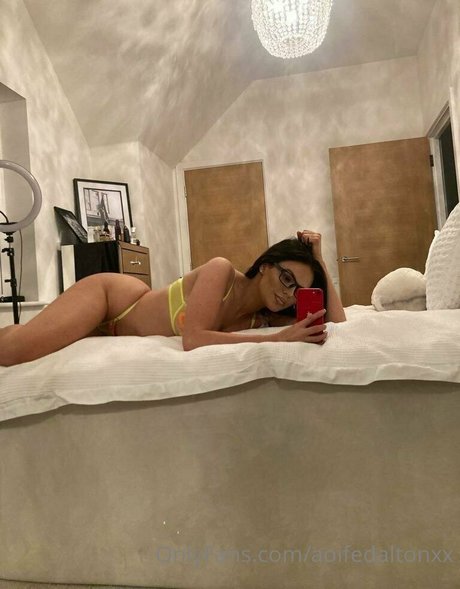 evadeexo modèle pornographique des photos