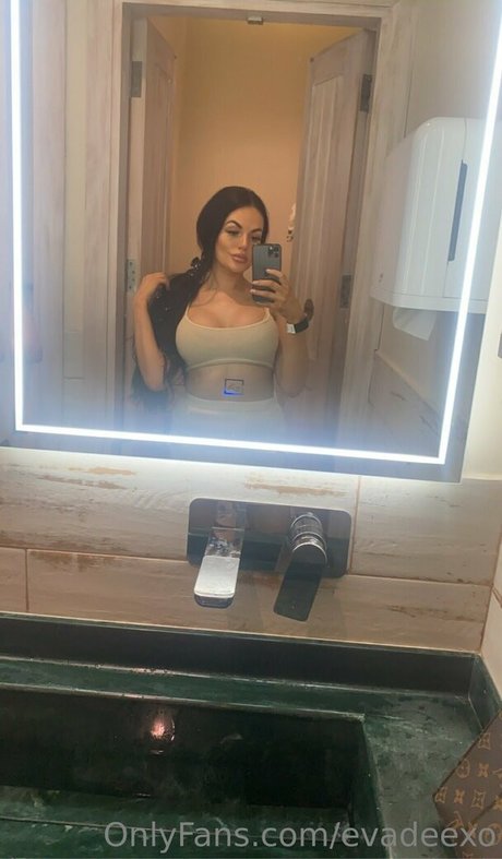 evadeexo actrice porno images