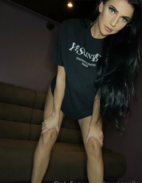 chatte humide ébène onlyfans nu images