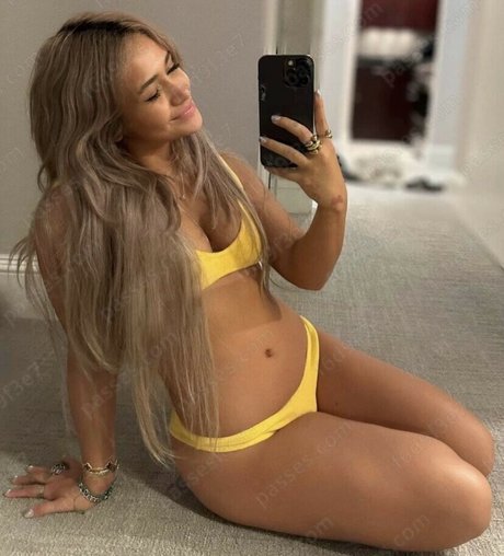 tatouages ​​blonds onlyfans jolie et gratuite photo