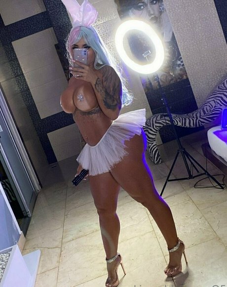 Lis Valderrama étoile érotique collection