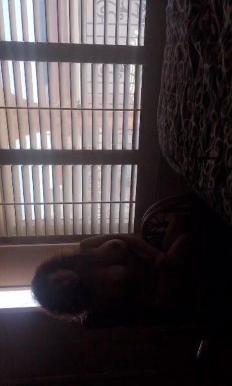 Leila Lowfire modèle parfait photos