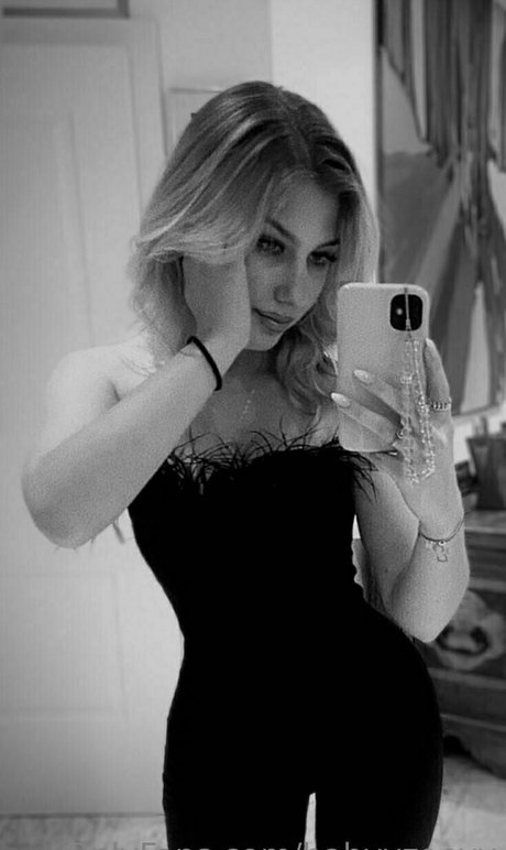 babyyzoeyy modèle parfait des photos