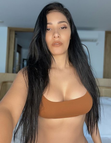 Simone E Simaria star du porno érotique images