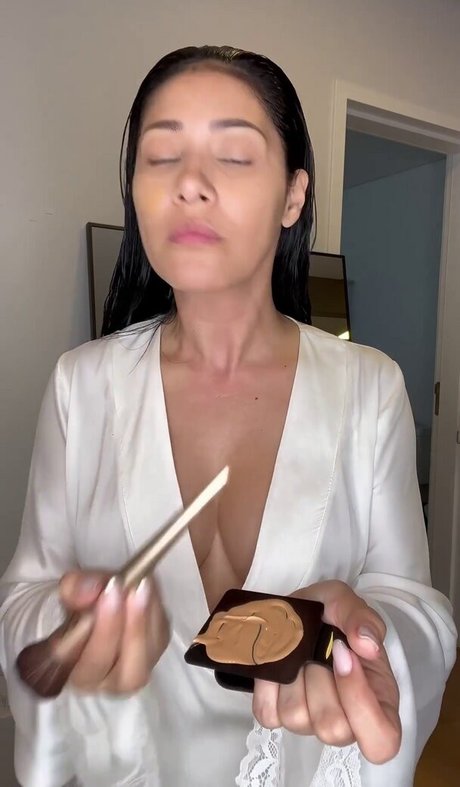 milf aux cheveux noirs onlyfans xxx de haute qualité photos