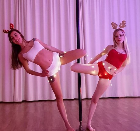 blonde en forme onlyfans nu chaud img