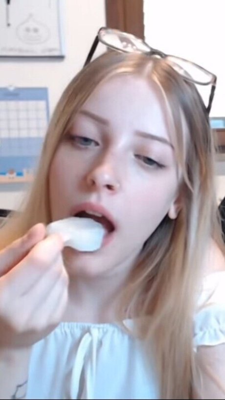 plage milf onlyfans nus hd images