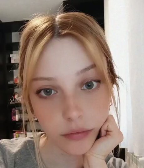 blonde maigre onlyfans sexe xxx des photos