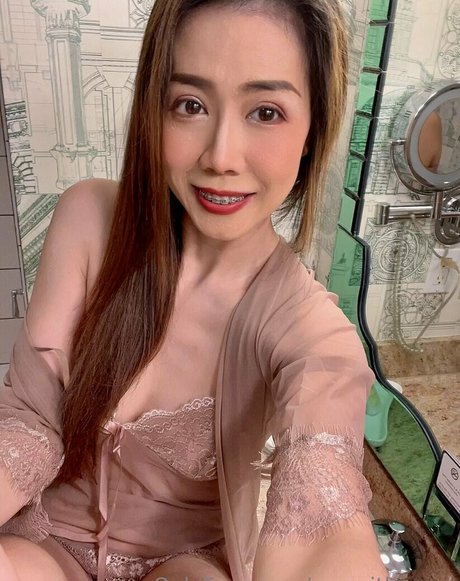 samuithisana étoile nue des photos