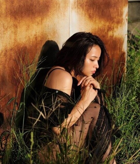 blonde étudiante onlyfans bel art img