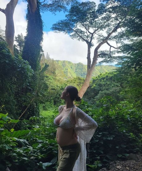 grand-mère onlyfans nue en haute qualité galeries