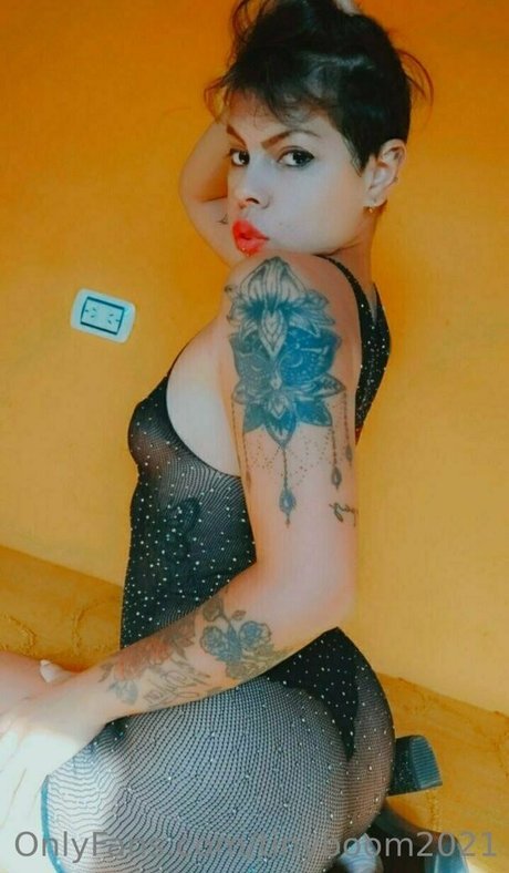 rousse au gros cul onlyfans art sympa collection