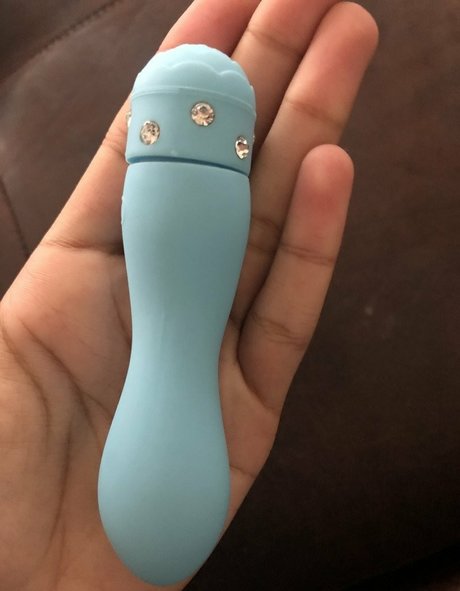 officiallyariaa jolie actrice images