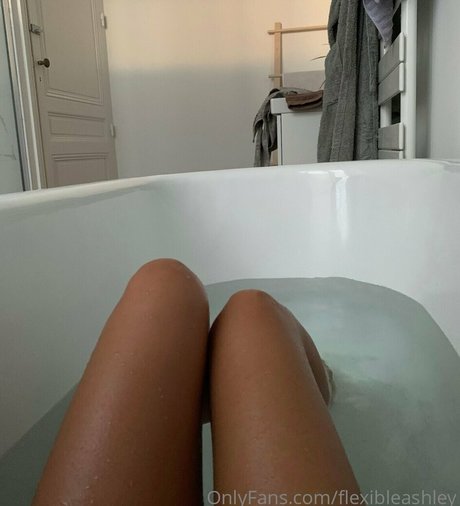 blonde aux gros seins onlyfans gratuit sympa photo