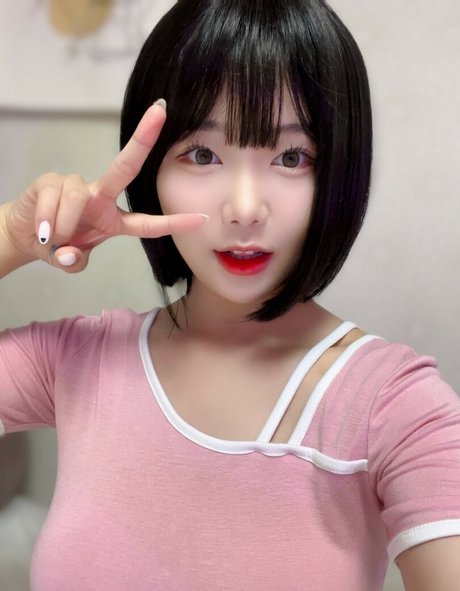 wngml774 actrice chaude photos