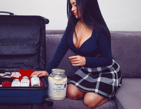 Claudia Alende modèle pornographique images