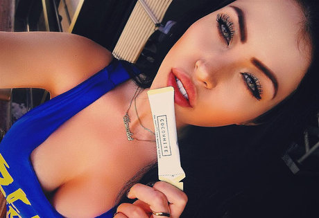 joi uniquementfans sexy belle galerie