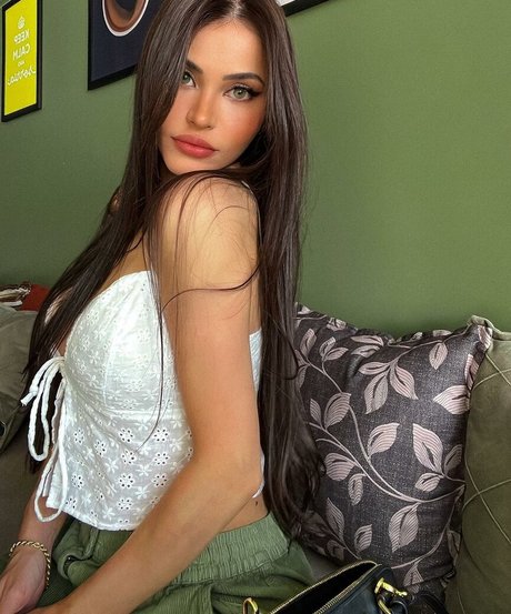 Claudia Alende star du porno érotique des photos