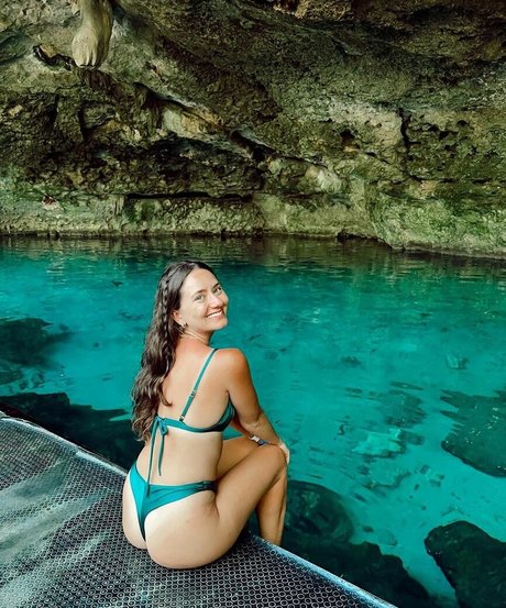 Camila Bonatelli actrice artistique galeries