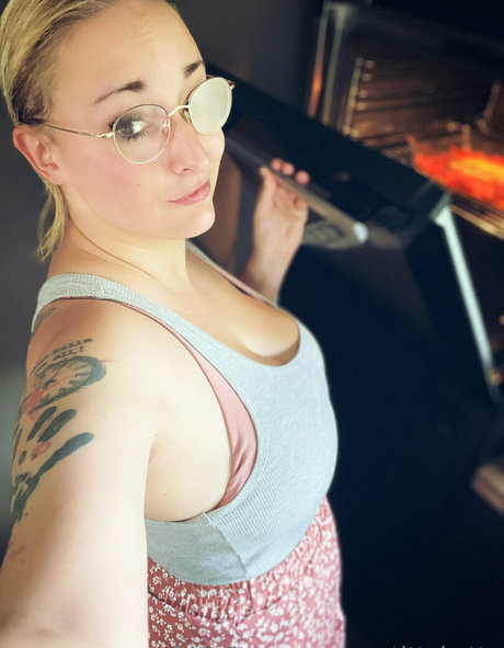 mrstittykatty actrice porno photos