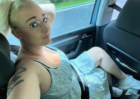 mrstittykatty actrice de nus photos