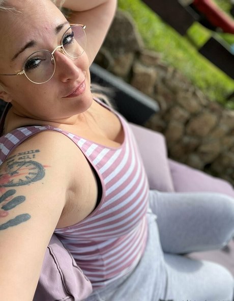 pom-pom girl nue onlyfans érotique de haute qualité photos