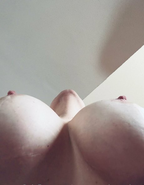 vanessa obsequious modèle adulte collection