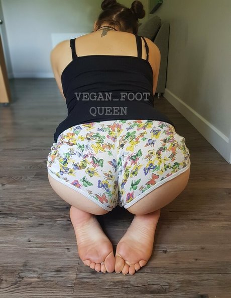 veganfootqueen jolie actrice images