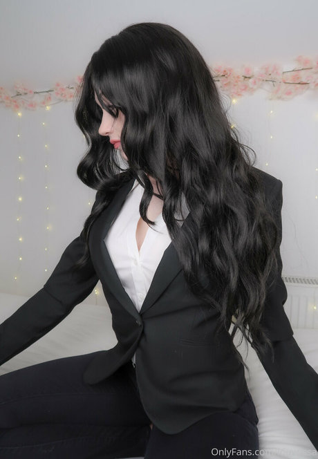 louvrissa actrice galeries